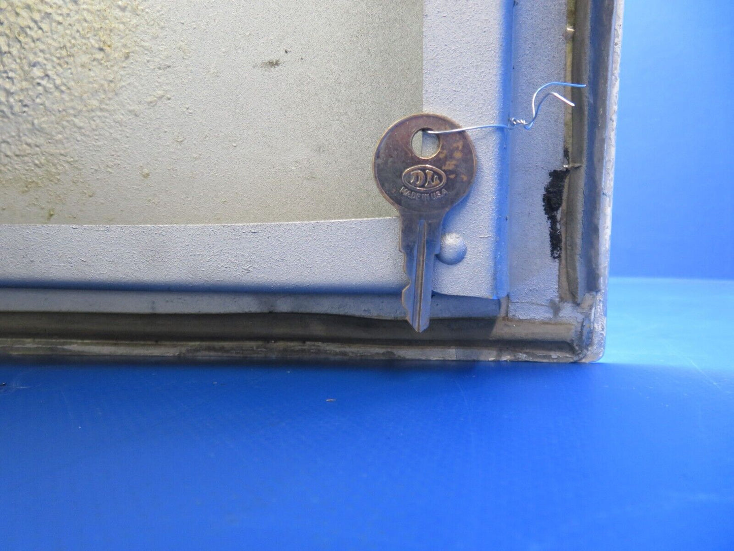 Beech 95-B55 Nose Baggage Compartment Door w/ Key  P/N 002-410055-3 (0523-1022)