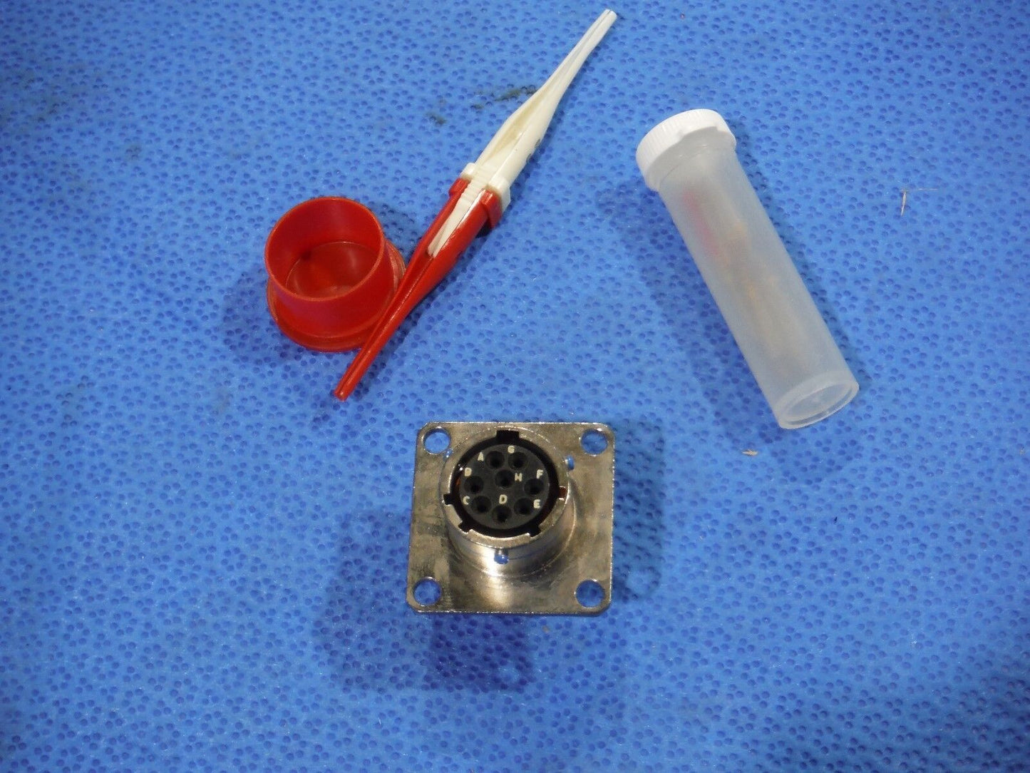 Matrix Circular Connector  P/N MS3472L12-8S  (1015-37)
