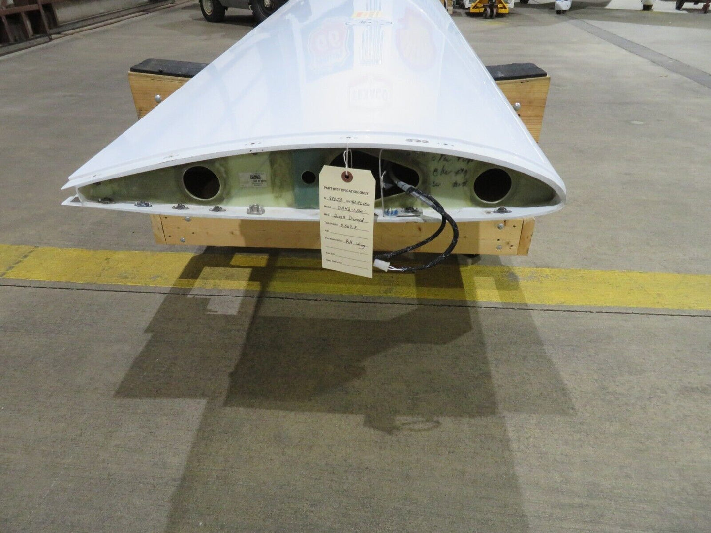 Diamond DA42 / DA-42-L360 Wing Right Hand P/N D60-5722-00-00 (0323-107)