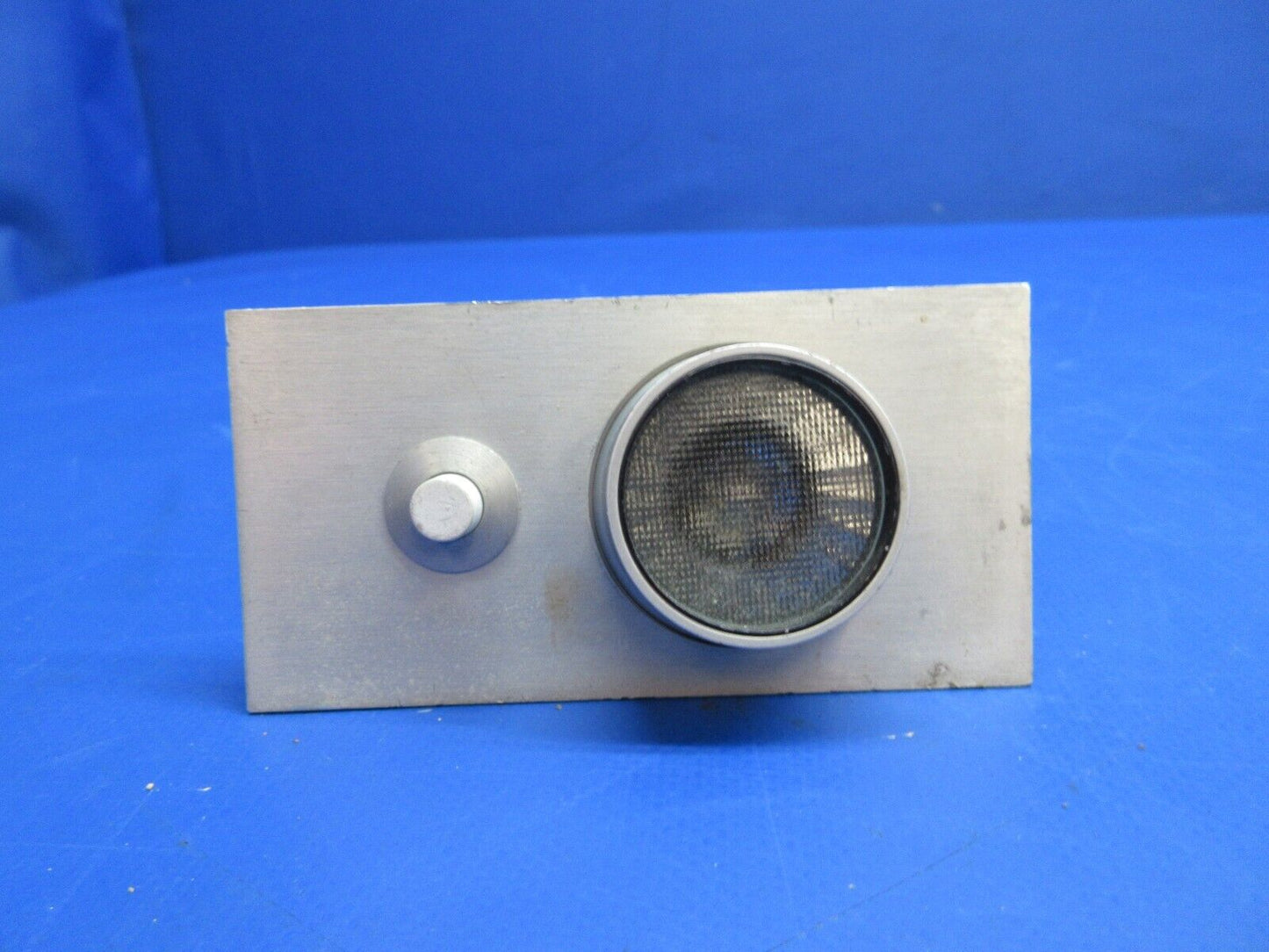 Wemac Overhead Light Assy P/N 2525 (0523-318)