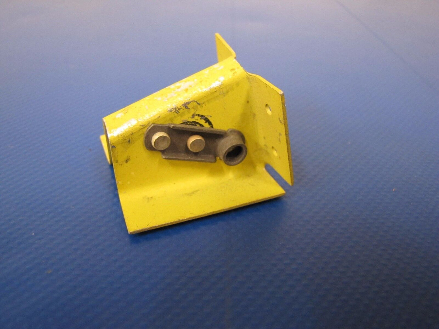 Piper Bracket Assy Main Gear NOS P/N 18274-002 (0317-184)