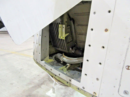 Beech Baron 58P Wing RH P/N 102-100010-602 (0918-313)