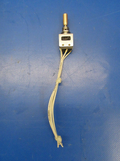 Beech Baron 58P Micro Switch P/N 13A71 (0818-300)