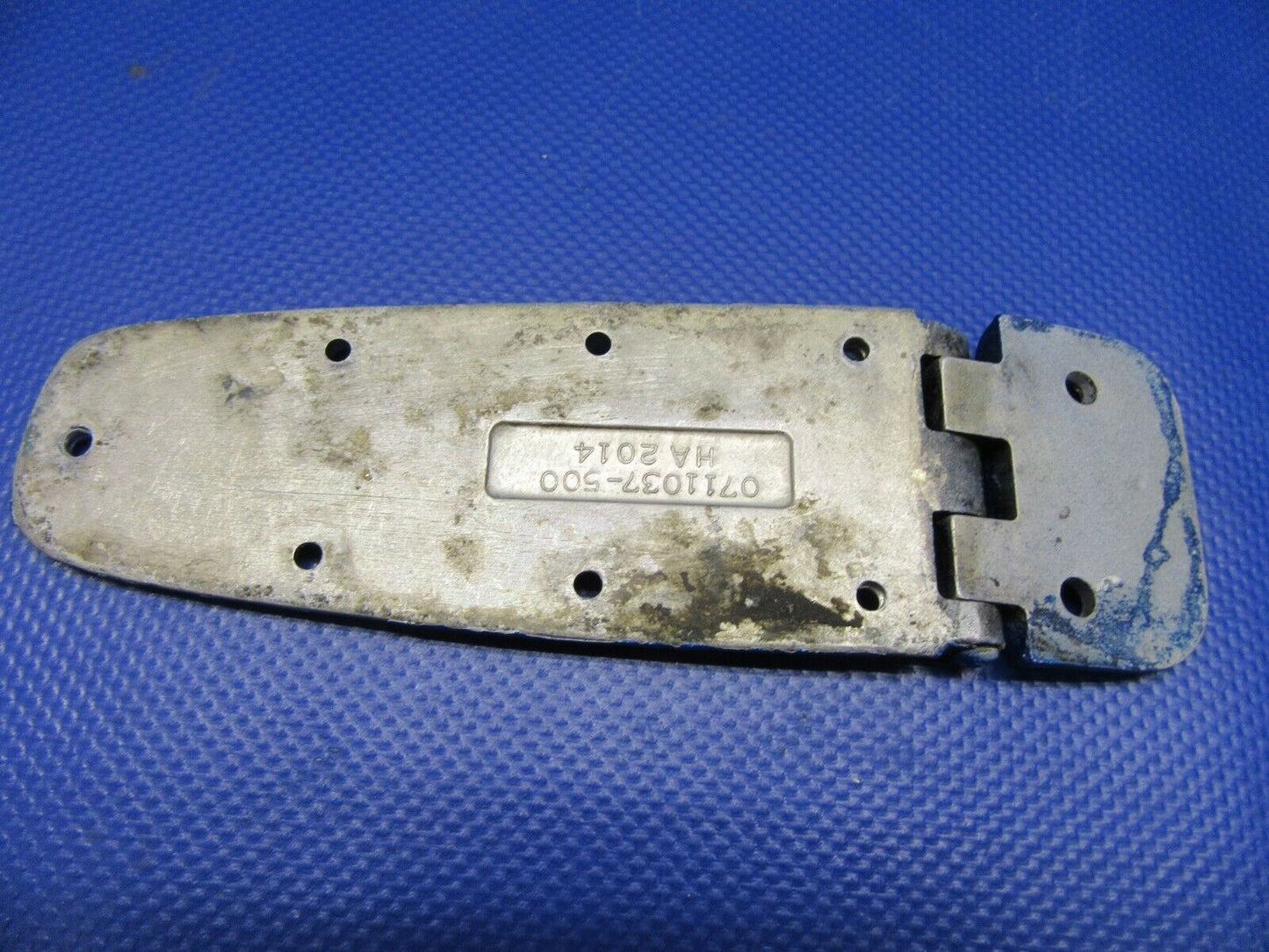 Cessna 210 Lower Hinge RH Cabin Door P/N 0711037-4, 0711037-11 (0321-314)