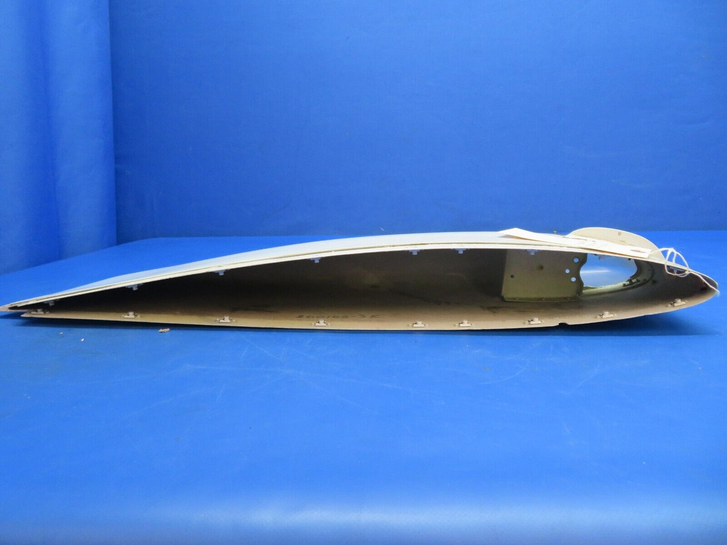 Piper Aerostar 602P Wing Tip Assy Left Hand w/ Lens P/N 200102-901 (0123-669)