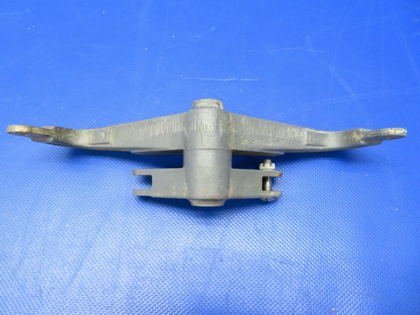 Beech A23A Musketeer Arm Aileron Control P/N 169-524020-1 (0621-870)