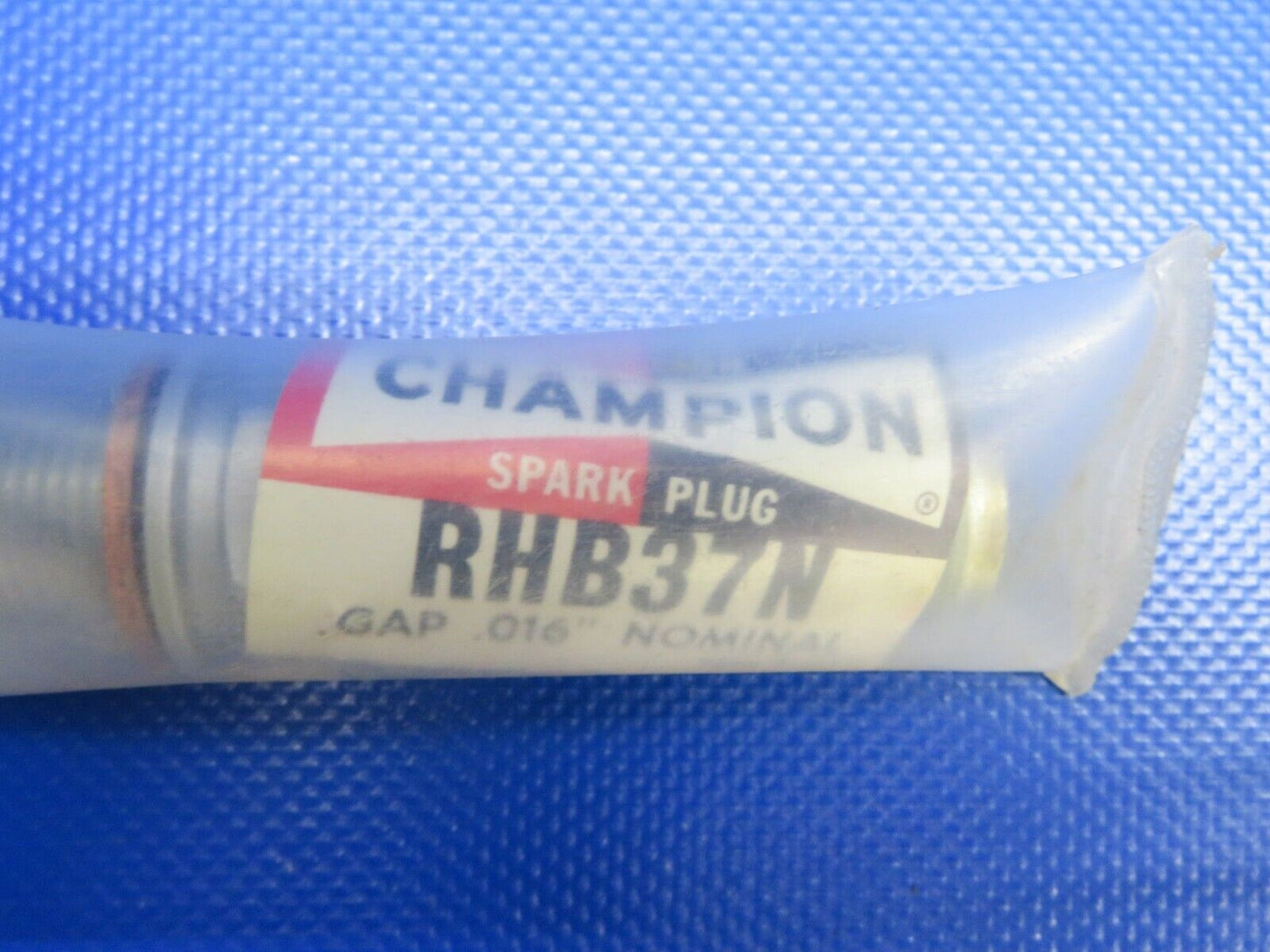 Champion Spark Plug RHB37N NOS (1120-198)