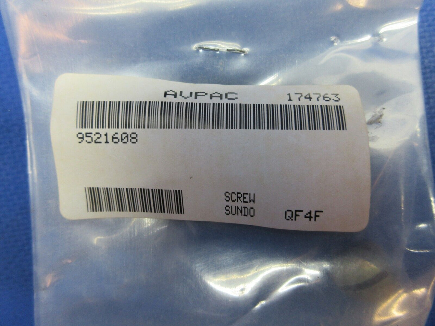Meggitt Screw P/N 9521608 NEW OLD STOCK (1123-762)
