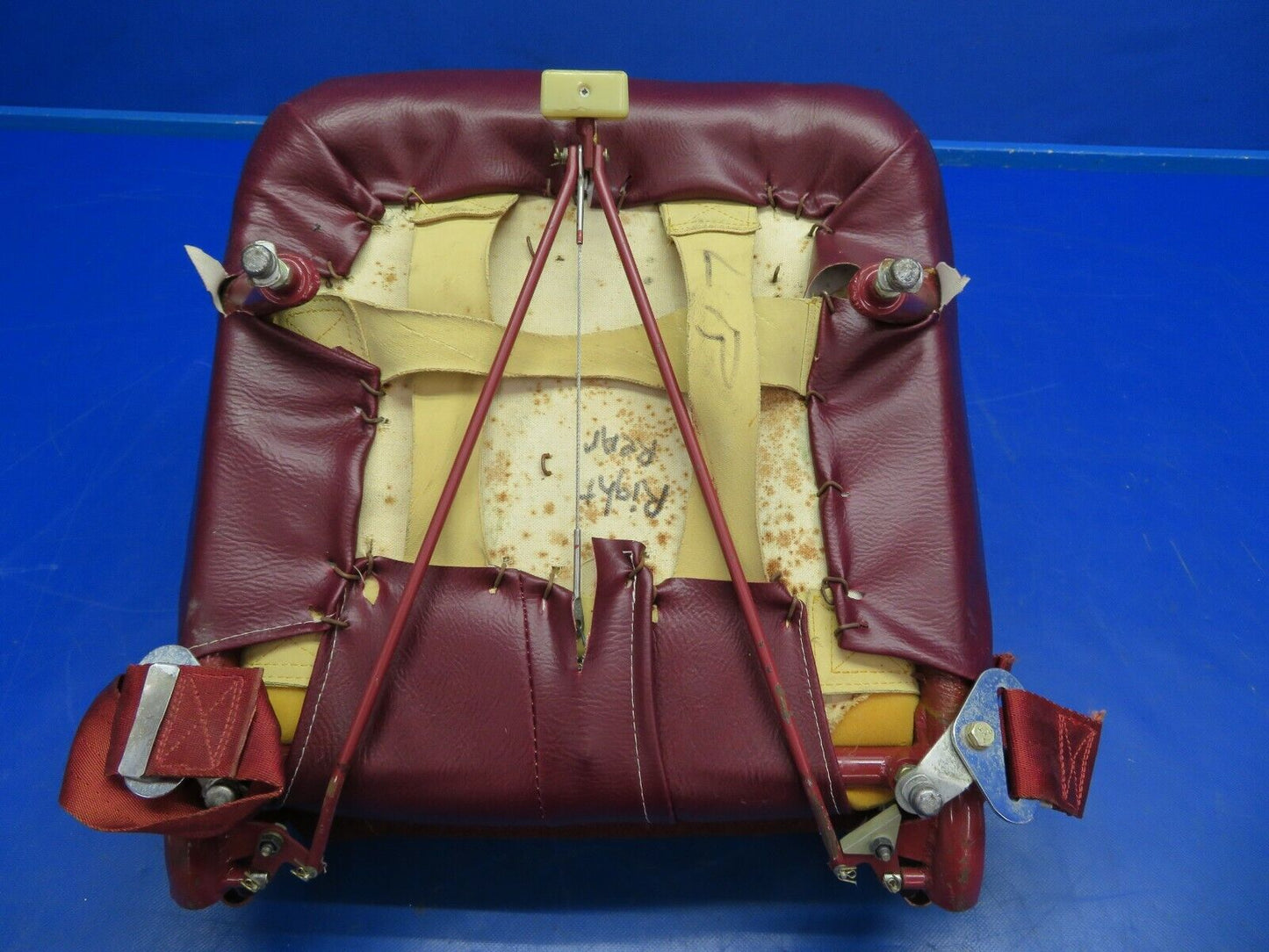 Cessna 310 Passenger Seat Rear / AFT RH P/N 0812833-8 (0620-805)