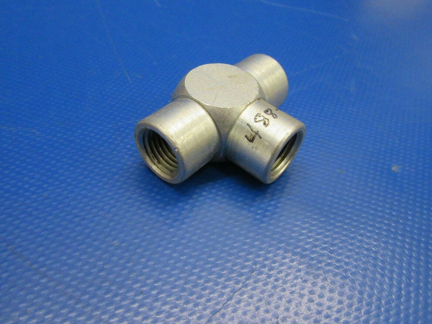 Piper PA-28-181 Tee Fuel System P/N 488-497 NOS (0519-102)