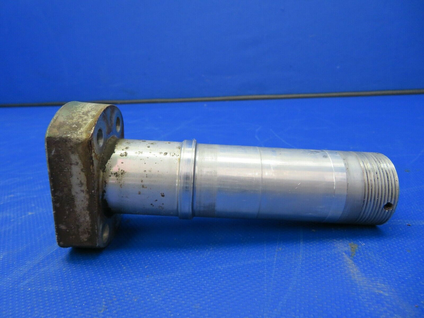 Cessna 150 / 150K Main Gear Axle Aluminum w/ Shims P/N 0541124 (0721-978)