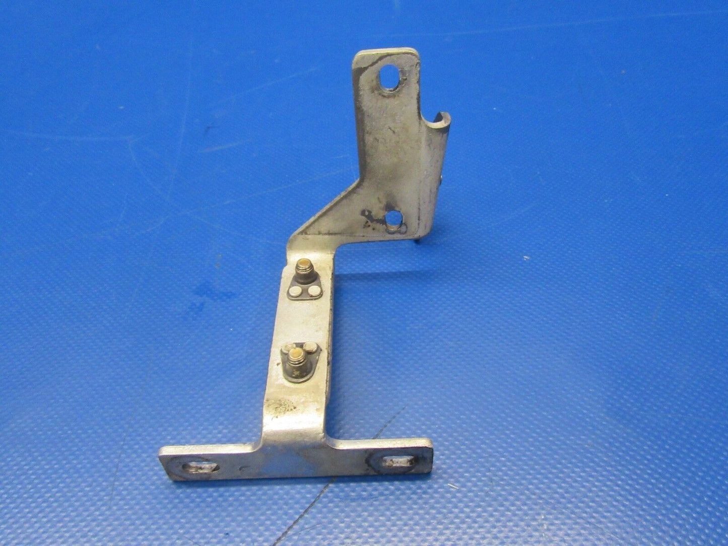 Cessna R182 Bracket Cowl Flap Control RH P/N 2213086-1 & 2213087-1 (0817-53)