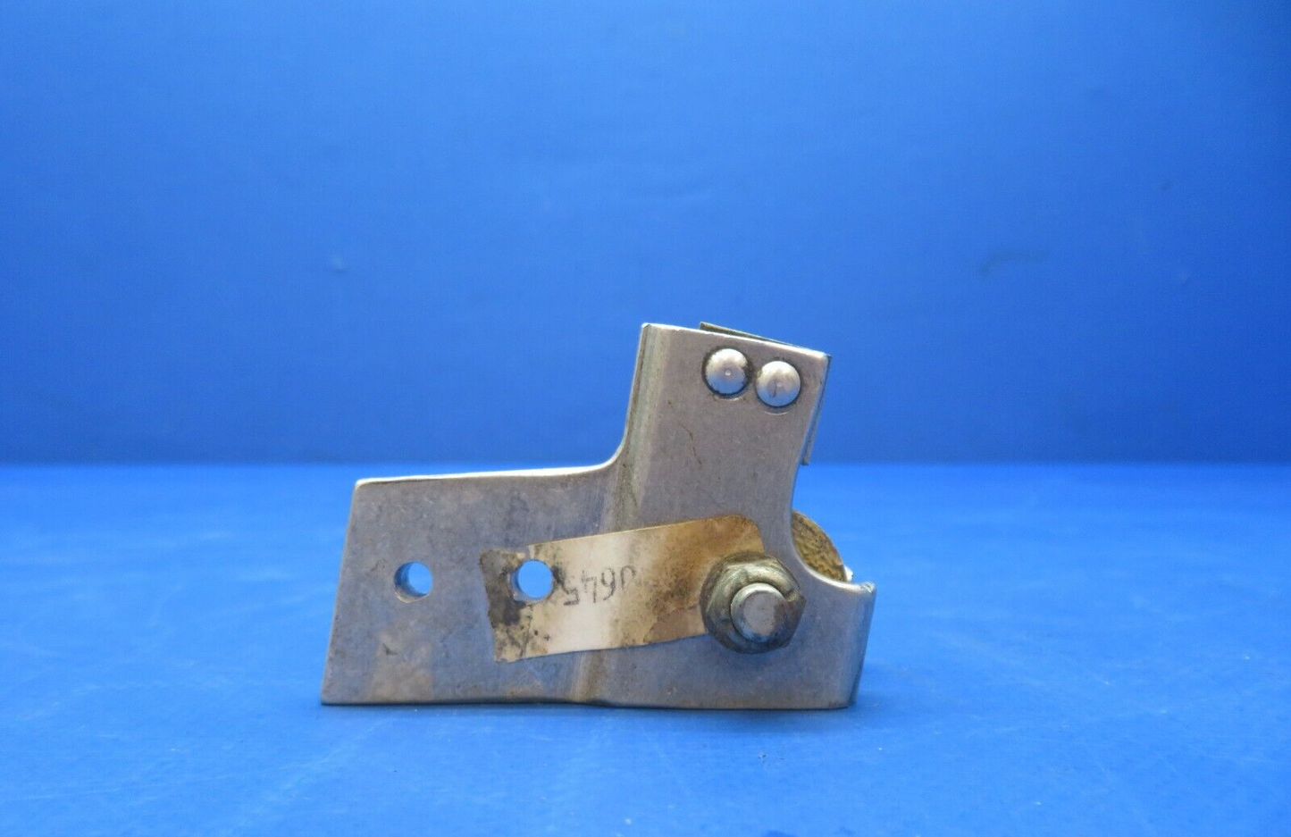 Cessna 172 Wheel Housing Front Seat P/N 0700645-1 (0723-402)