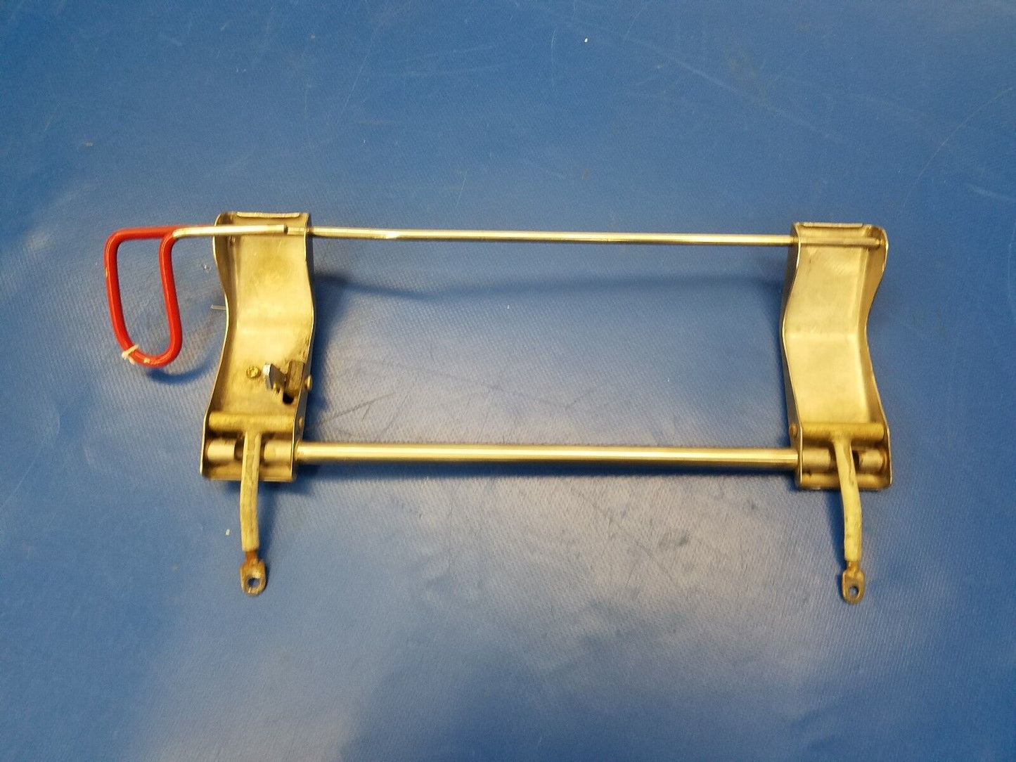 Beech Baron 58 Cabin Window - Green - STD - LH - P/N 002-430053-1 (0417-194)