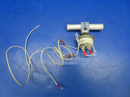 Beech Baron B58P Airborne De Ice Switch 2E14-2-17 (0320-425)