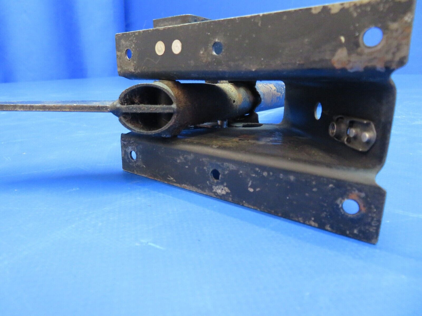 Piper PA-28R-200 Arrow Lever Handle Assy Flap Control P/N 67582-03 (1022-715)