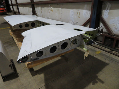 1968 Piper PA-28-140 Cherokee LH Wing P/N 66601-04 (0324-98)