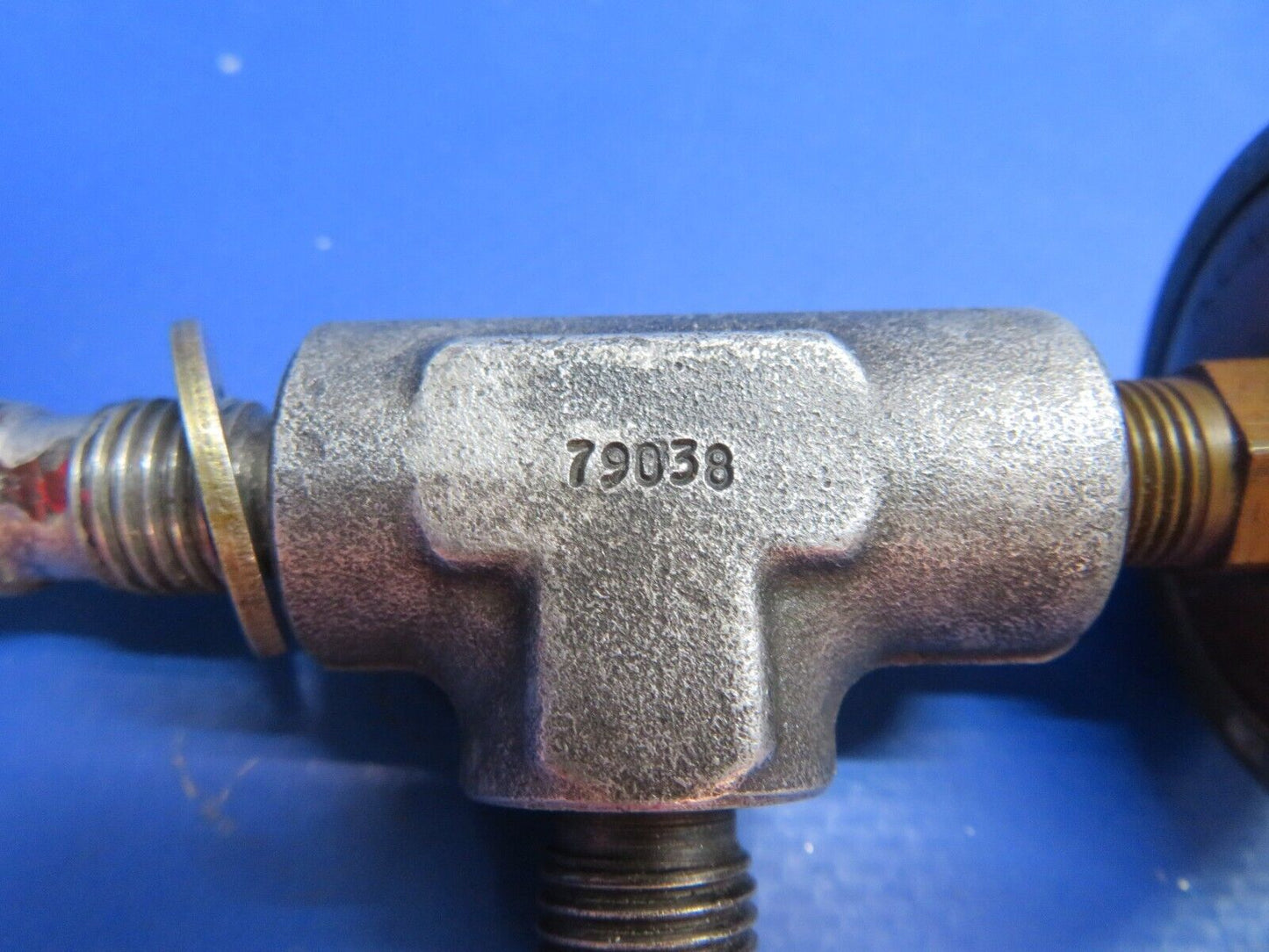Piper PA-28R-200 Bulkhead Tee w/ Hobbs Pressure Switch P/N 79038-00 (1022-813)