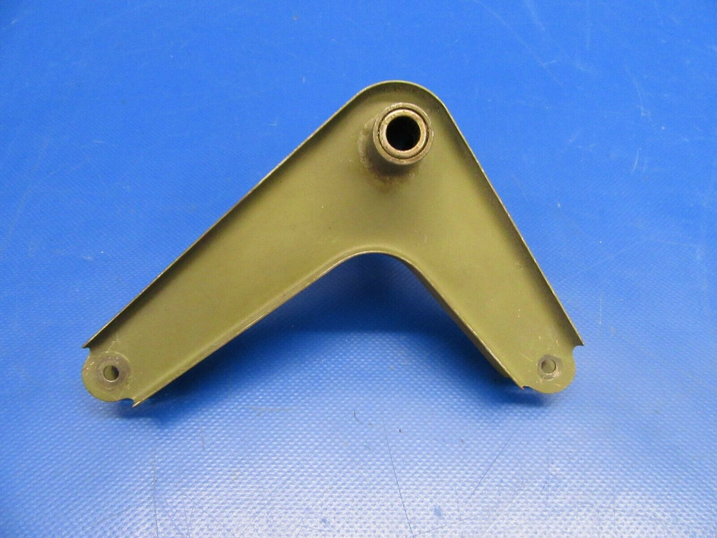 Cessna 310R Elevator Bellcrank Assembly P/N 0813081-22 (0219-318)