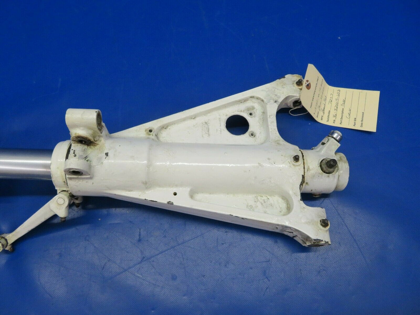 Beech Baron 95-B55 Nose Gear P/N 36-820019-603 (0320-189)