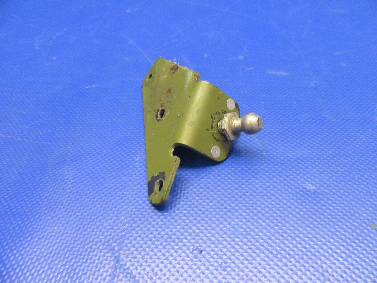 Cessna 210 / P210N  Bracket Assembly Gas Spring Latch P/N 2111312-1 (0421-610)