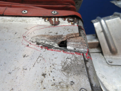 Damaged Cessna 182D / 182 LWR Cowl Assy P/N 0752031-28 (0923-581)