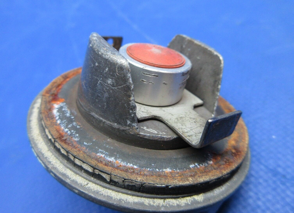 Cessna 172 / 172I Fuel Cap Assy P/N 0426015-1 (0923-874)