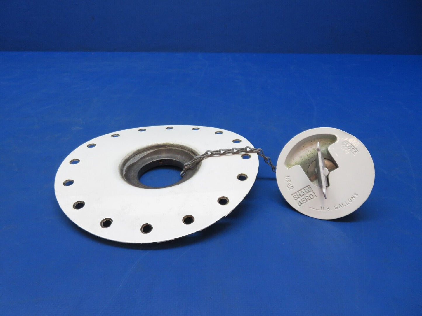 Cessna 310 / 310I Fuel Filler Adapter & Cap Assy P/N 0823410-3 (0923-688)
