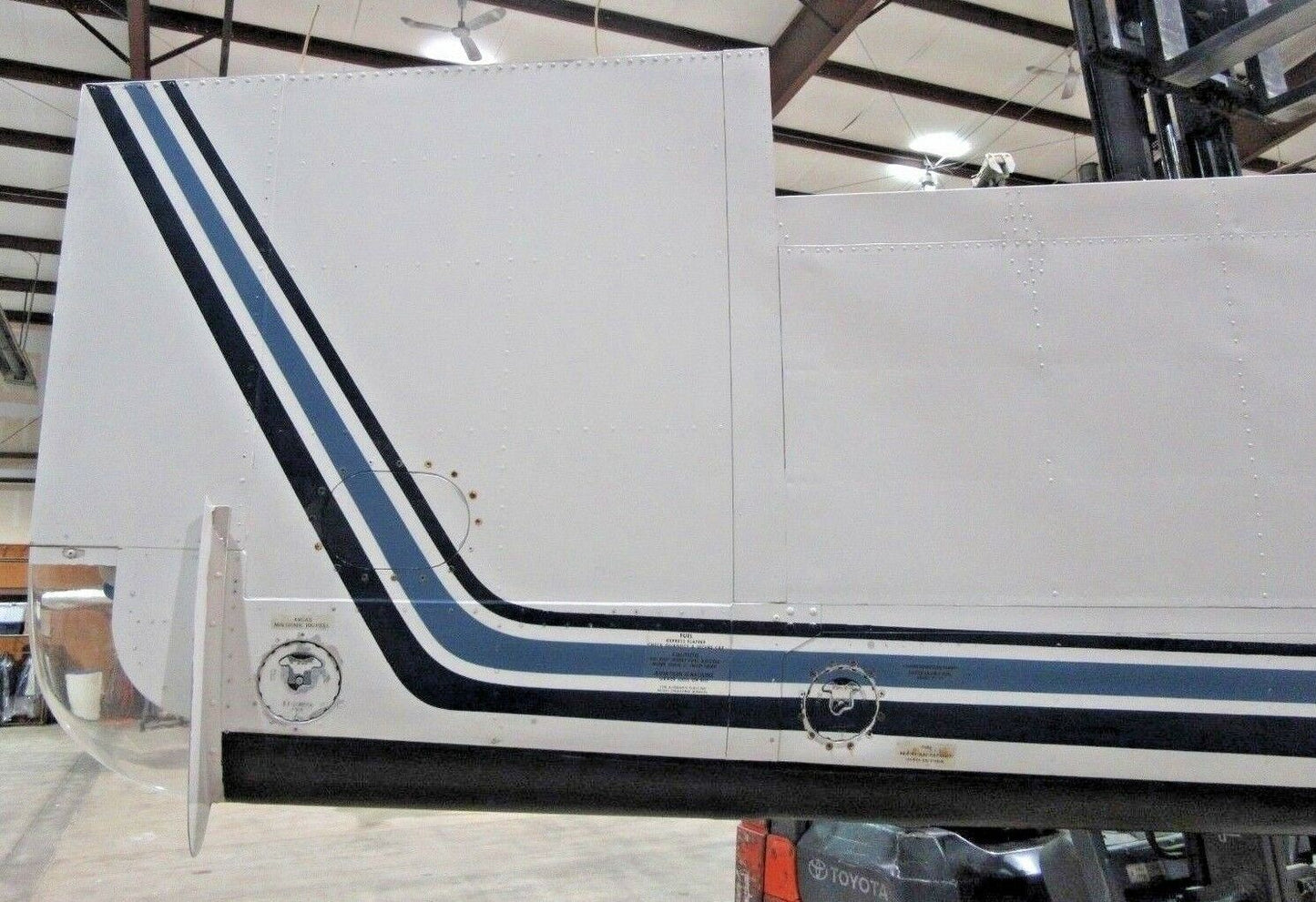 Beech Baron 58P Wing RH P/N 102-100010-602 (0918-313)