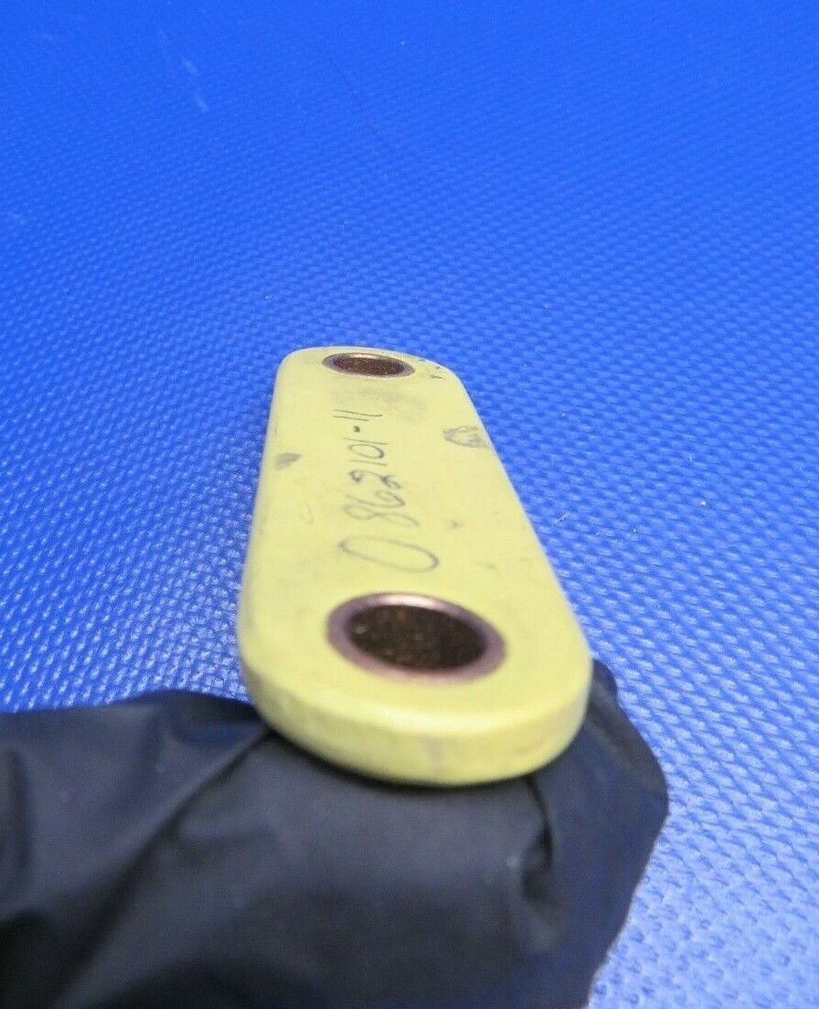 Cessna Link OTBD Flap Scissor INBD Upper 0862101-11 NOS (1220-04)