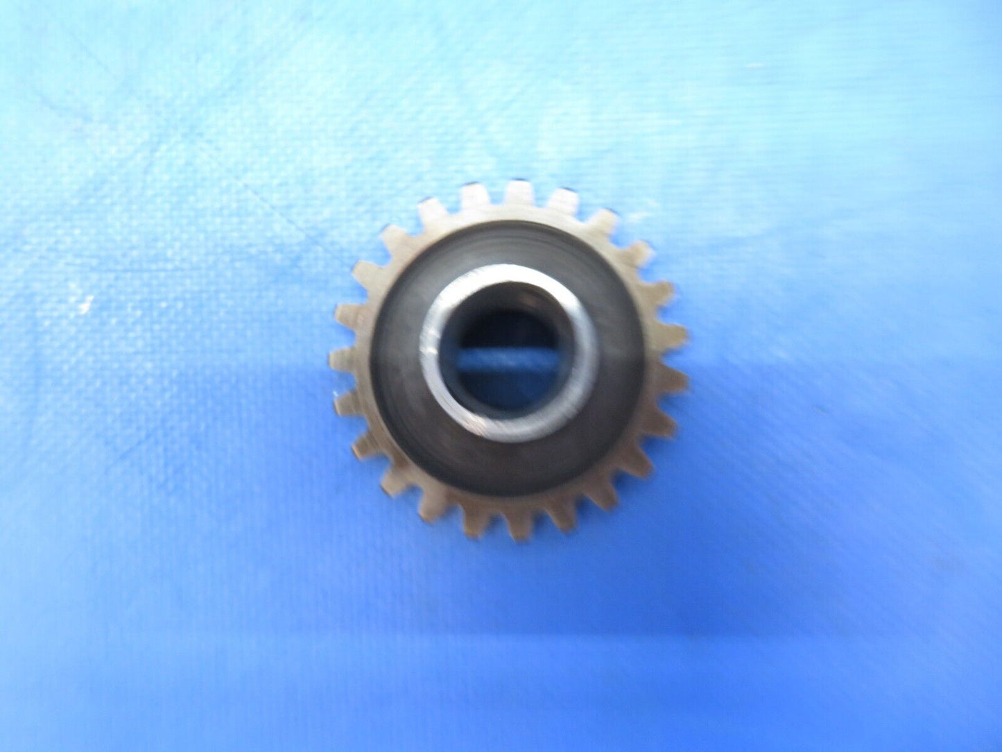 Continental E225-8 Accessory Drive Idler Gear & Shaft P/N 352014 (0723-688)