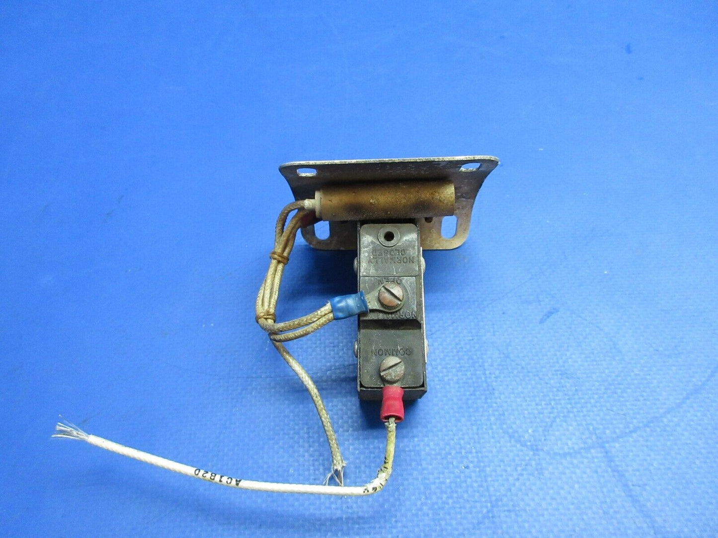 Cessna 401 Safe Flight Lift Detector Heated 28V P/N 146 (0523-482)