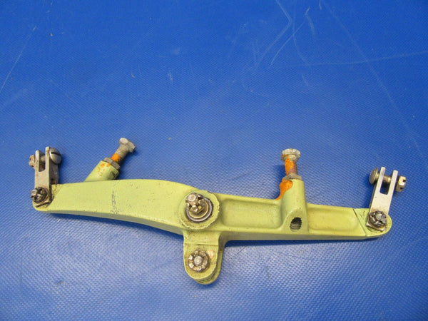 Beech Baron Bellcrank Assy Aileron LH P/N 35-521158-7 (1217-17)