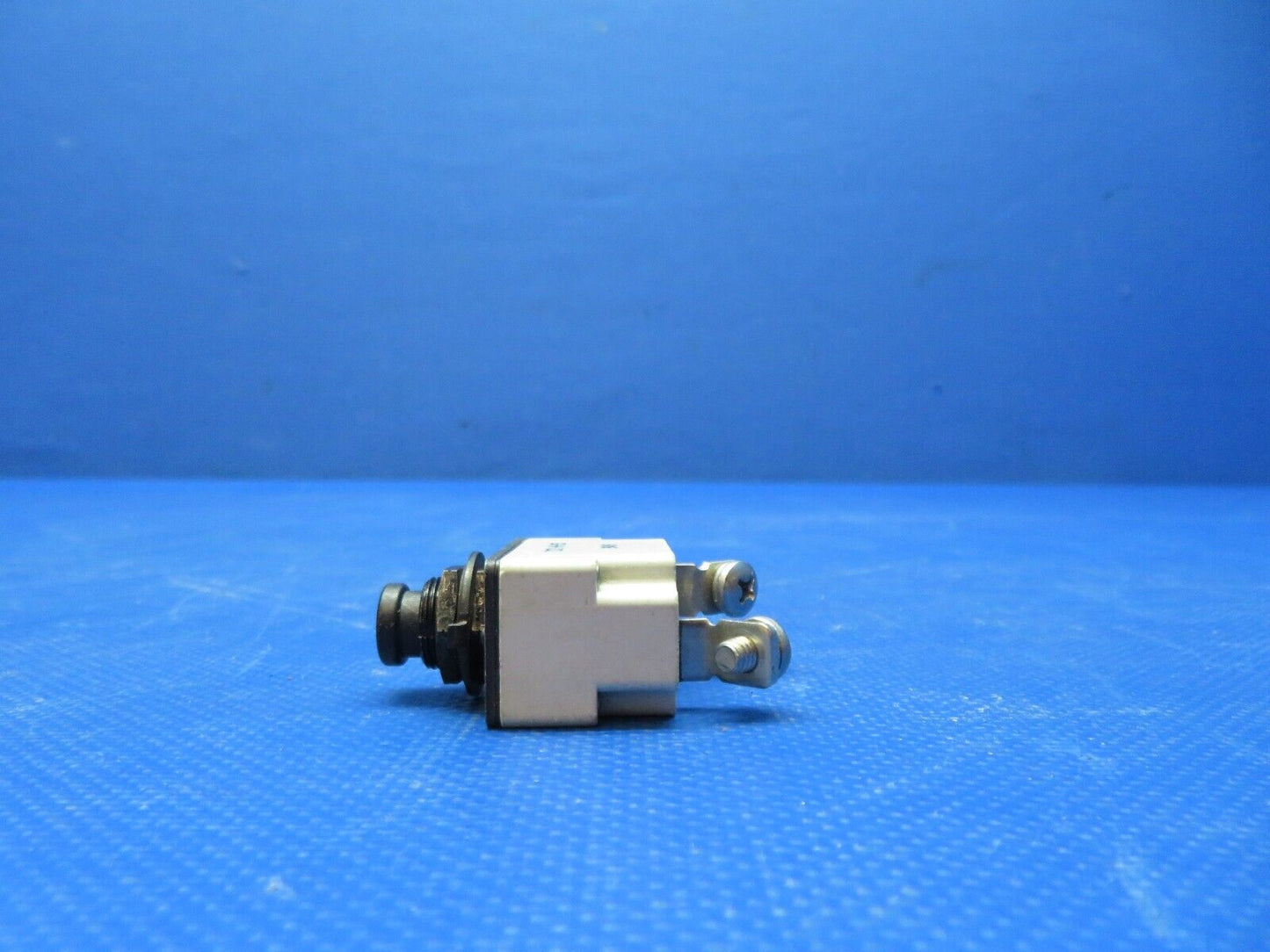 Klixon 25 amp Circuit Breaker P/N 7271-8-25 (0224-231)
