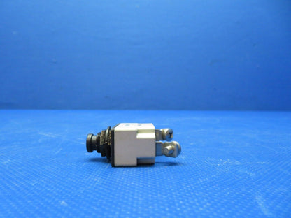 Klixon 25 amp Circuit Breaker P/N 7271-8-25 (0224-231)
