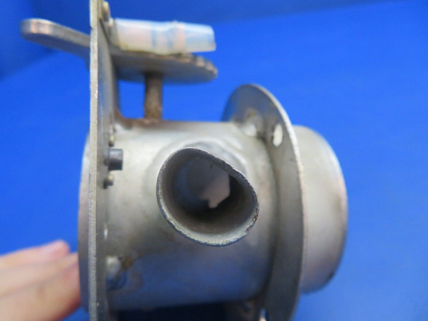 Piper PA-28R-201T Air Vent Assy FWD LH P/N 68416-02, 68416-002 (1122-687)