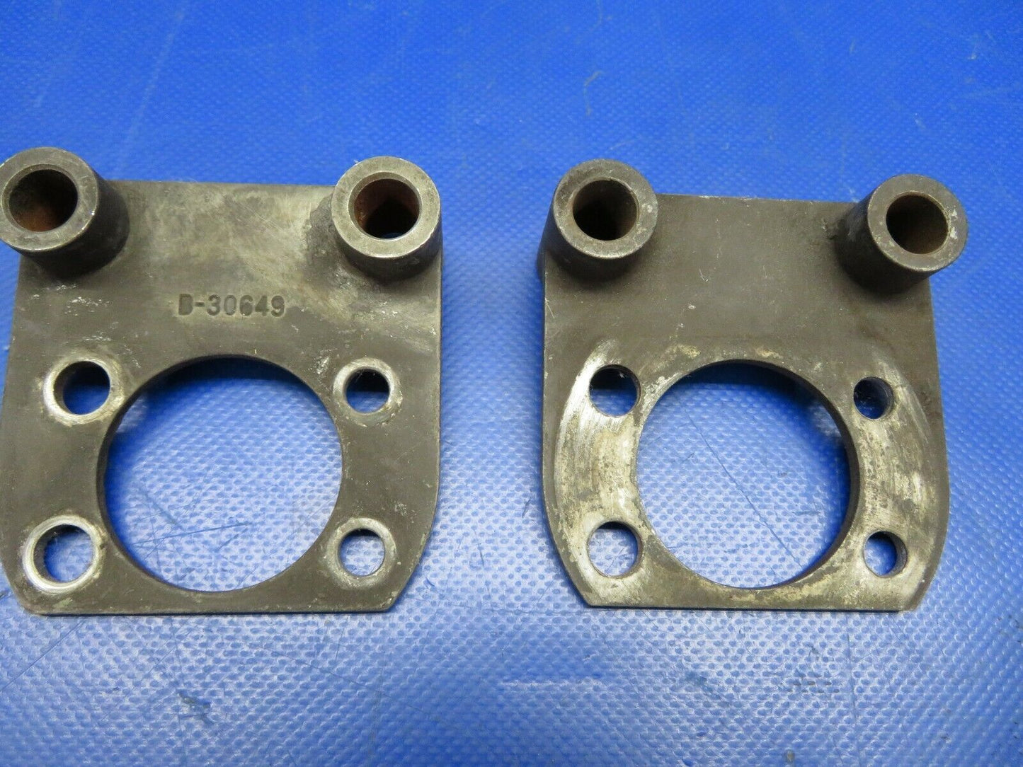 Cessna 172RG Gear Hardware / Brake Torque Plates B30649 / Axle Nuts (0520-314)