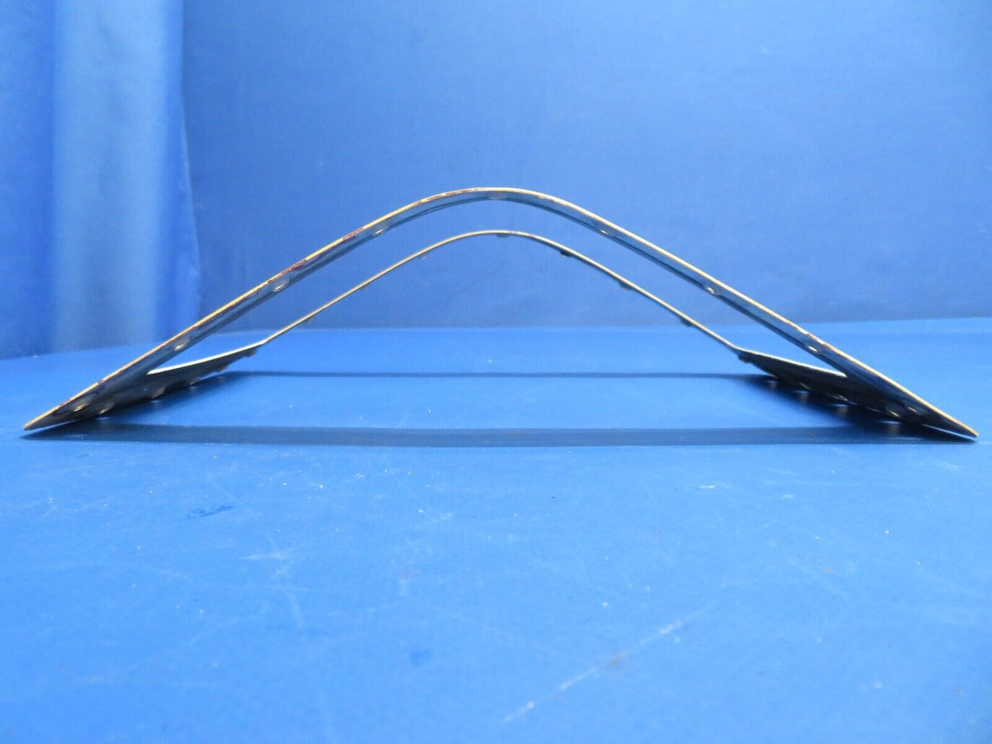 Beech C-35 Bonanza Wing Landing Light Frame w/ Lens P/N 35-115210-10 (1122-882)