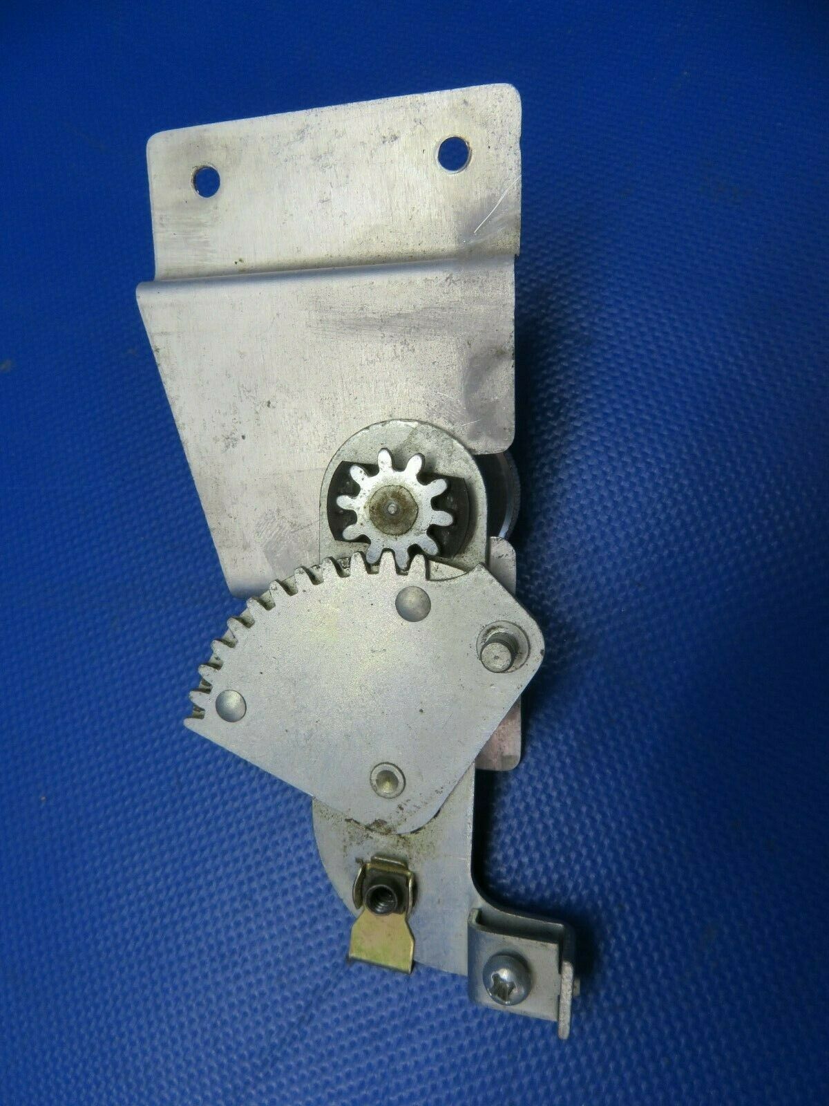 Beech 58 Baron Fresh Air Control & Mounting Bracket P/N 58-530100-1 (0521-97)