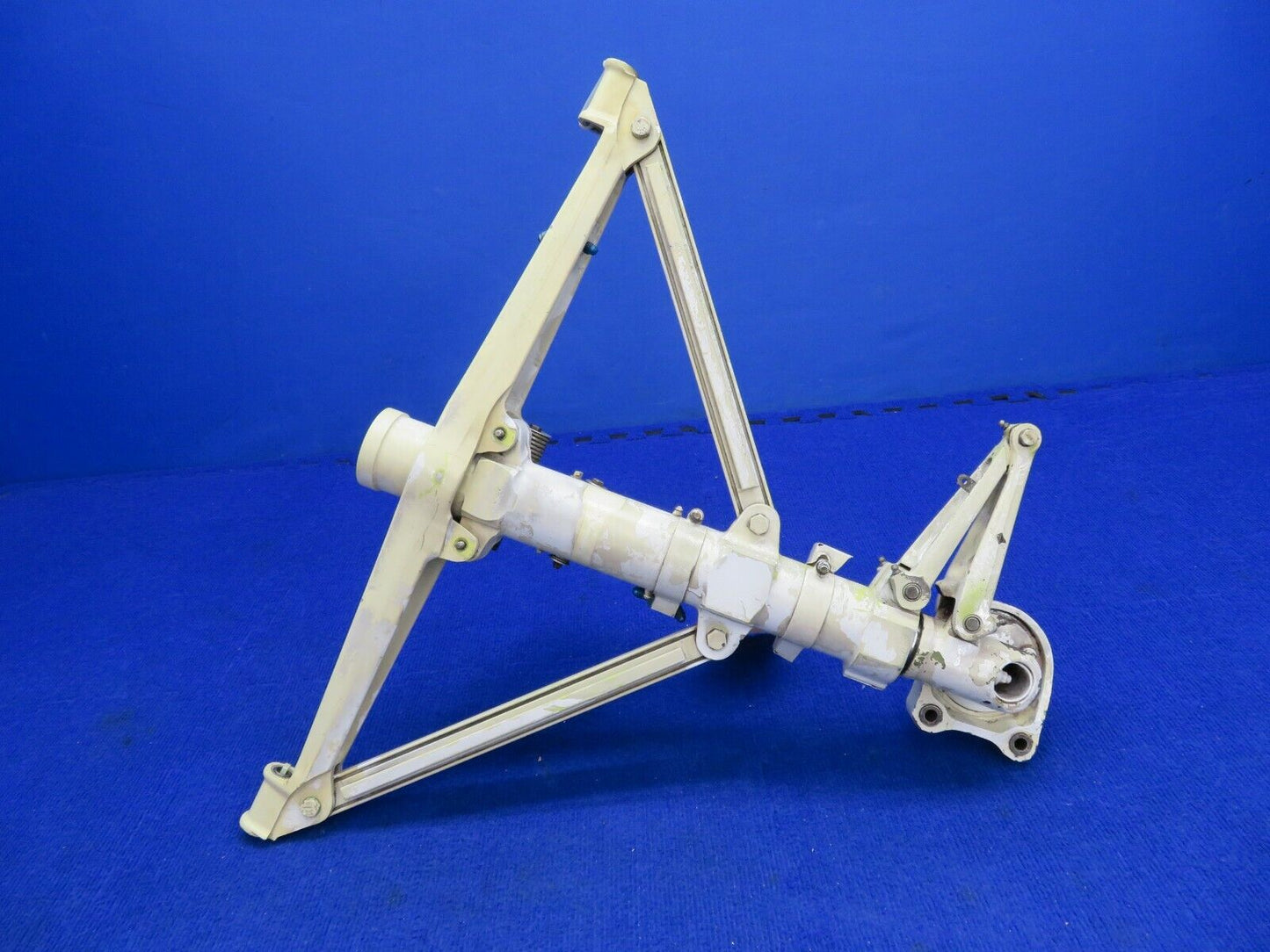 Beech 58 Baron Main Gear RH P/N 95-810002-36 (0422-01)