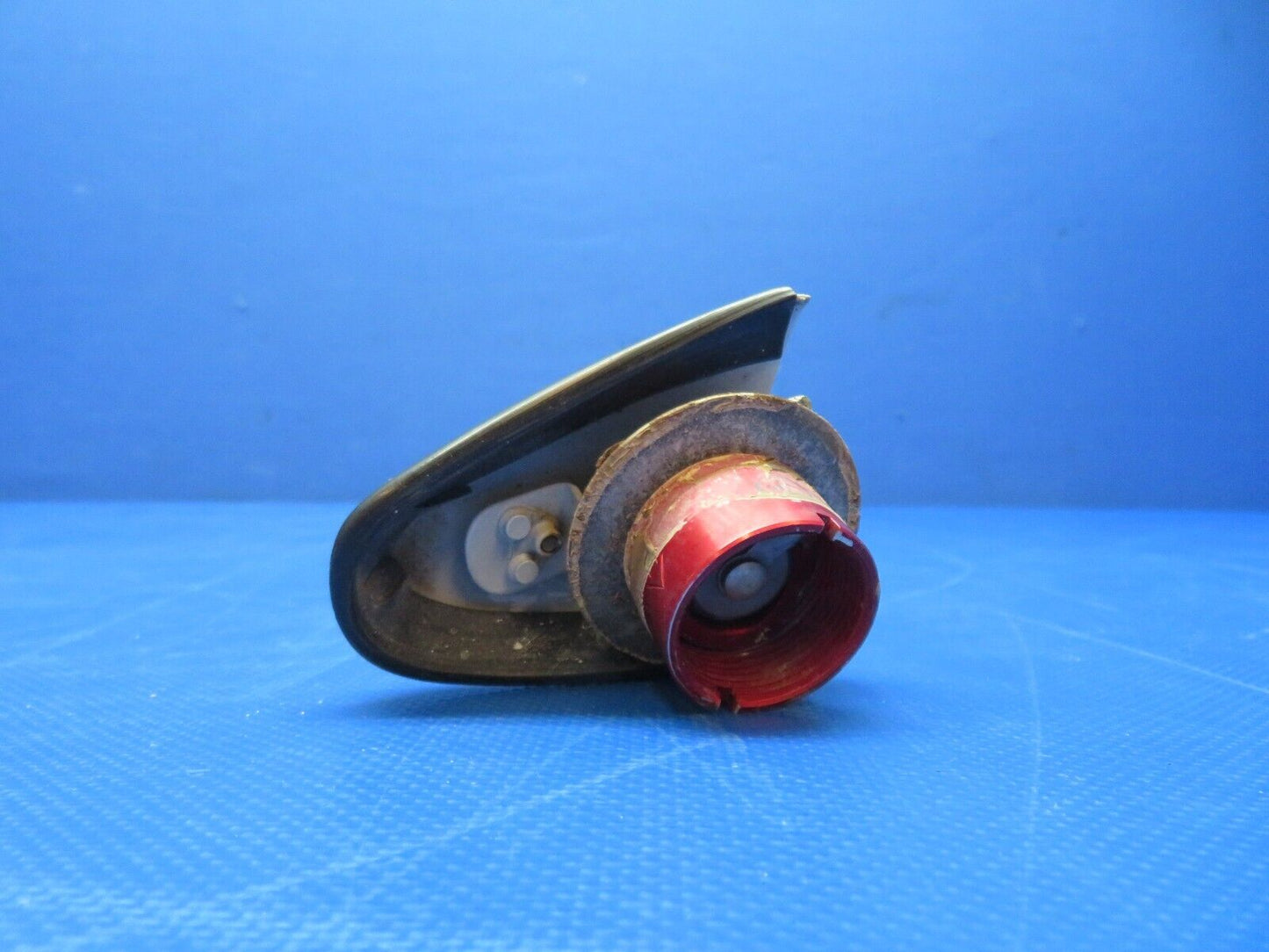 Cessna 401 / 401A Duke Relief Valve Cover Assy Tip Tank P/N 9910021-1 (0124-189)