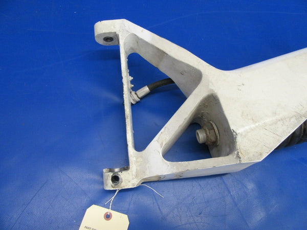 Beech B-24R Sierra Main Gear Leg LH P/N 169-810001-21 (0219-179)