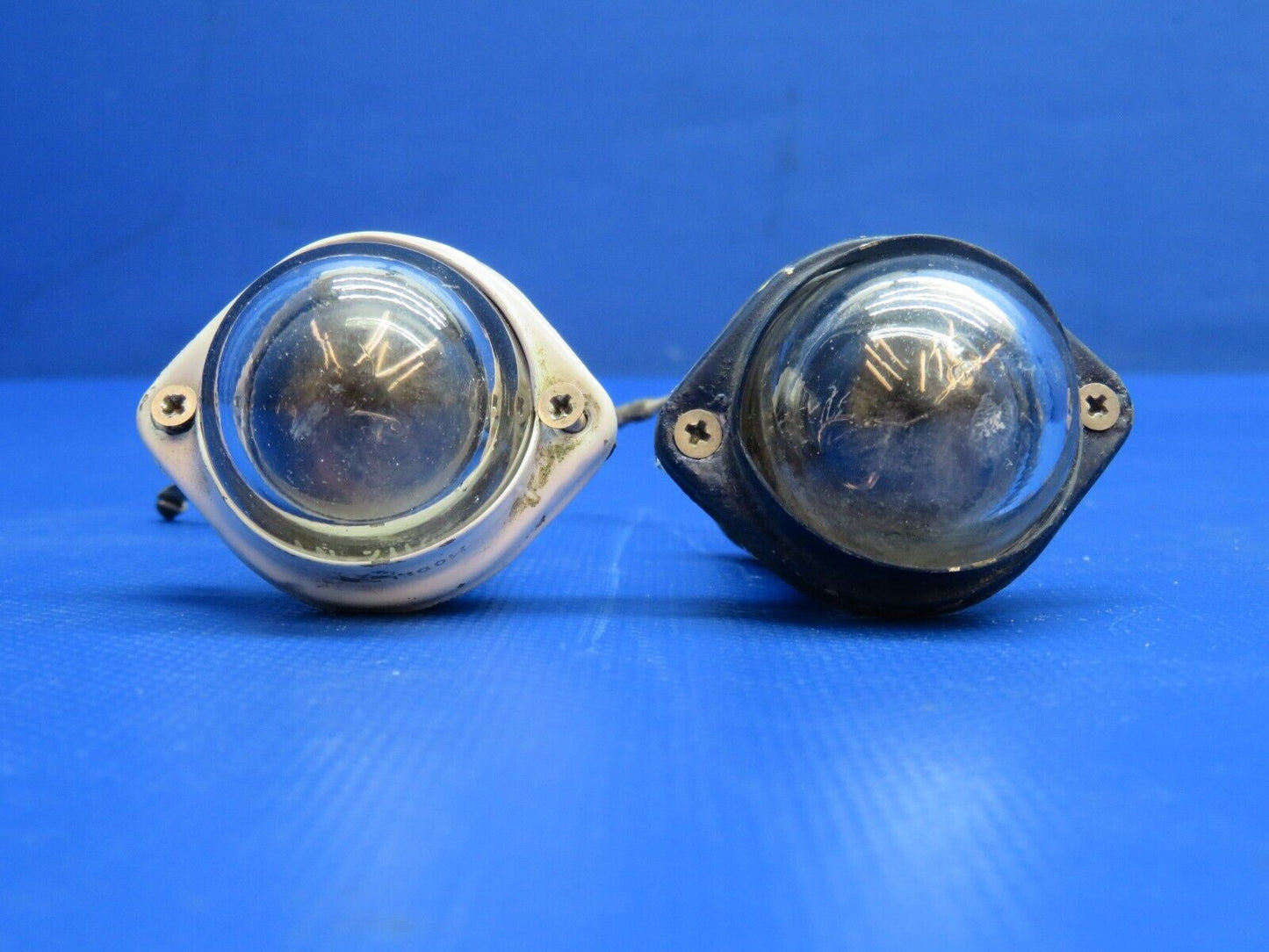 Piper Comanche Grimes Tail Fairing Light Assy P/N 472-667 LOT OF 2 (1223-1149)