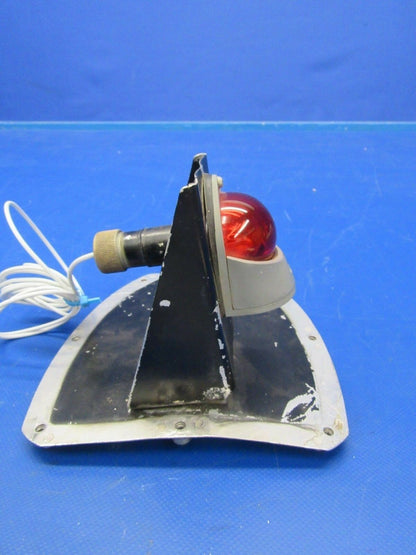 Cessna 310 Wing Nav Light & Bracket Red 0823200-1, 5618106-17 (1118-135)