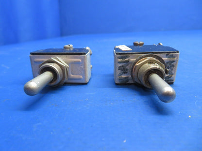 Piper Aerostar 602P Toggle Switch P/N MS25125-C3, MS35058-22 LOT OF 9 (0123-970)