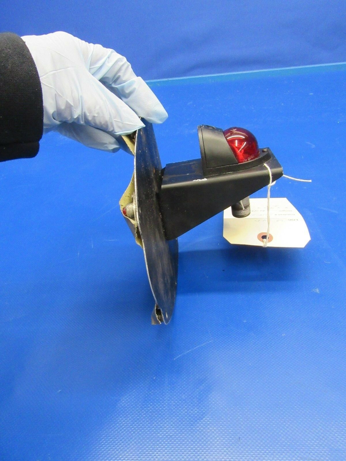 Cessna 310 Wing Nav Light & Bracket Red P/N 0823200-1 & 5618106-17 (0118-04)
