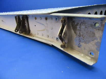 Piper PA-34-200T Seneca II Vertical Stabilizer / Fin P/N 95530-05 (0323-213)