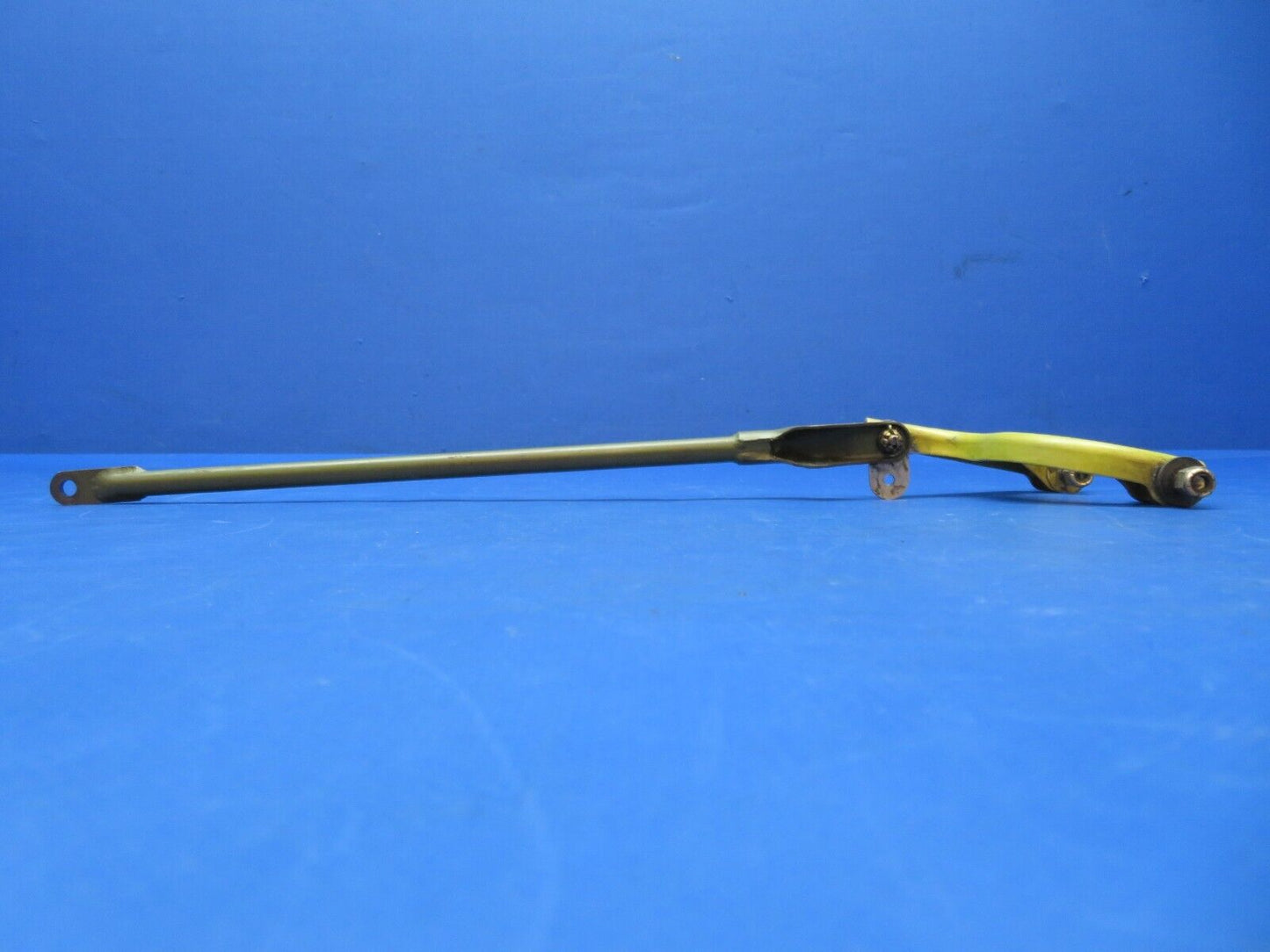 Beech 95-B55 Rod Assy LH Main Gear Door Actuator P/N 45-815003-3 (0523-1016)
