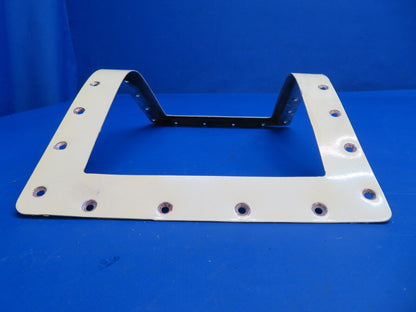 Beech C-35 Bonanza Wing Landing Light Frame w/ Lens P/N 35-115210-10 (1122-882)
