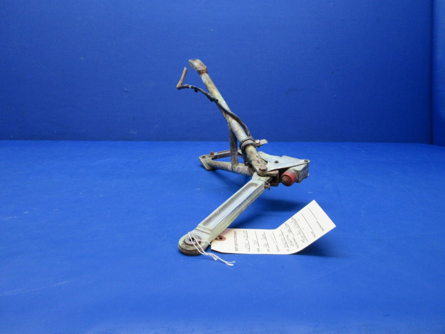 Cessna 310 / 310F Nose Gear Truss Assy w/ Drag Brace P/N 0842000-70 (1123-825)